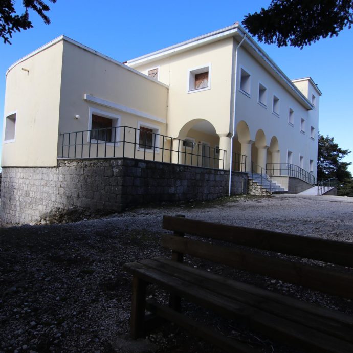 Κέντρο Πληροφόρησης & Ορεινό καταφύγιο στον Εθνικό Δρυμό Αίνου Κεφαλληνίας